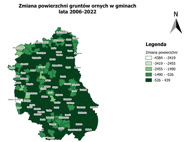 Mapa przedstawiające zmianę powierzchni gruntów ornych w gminach lata 2006 - 2022