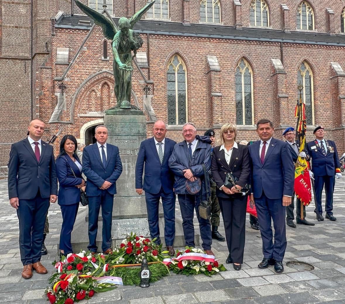 Delegacja Województwa Lubelskiego oddała hołd polskim żołnierzom podczas uroczystości w Lommel