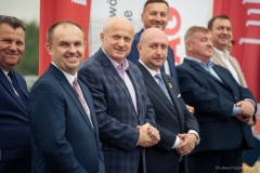 Dyrektor Paweł Szumera, marszałek Jarosław Stawiarski i wicemarszałek Piotr Breś